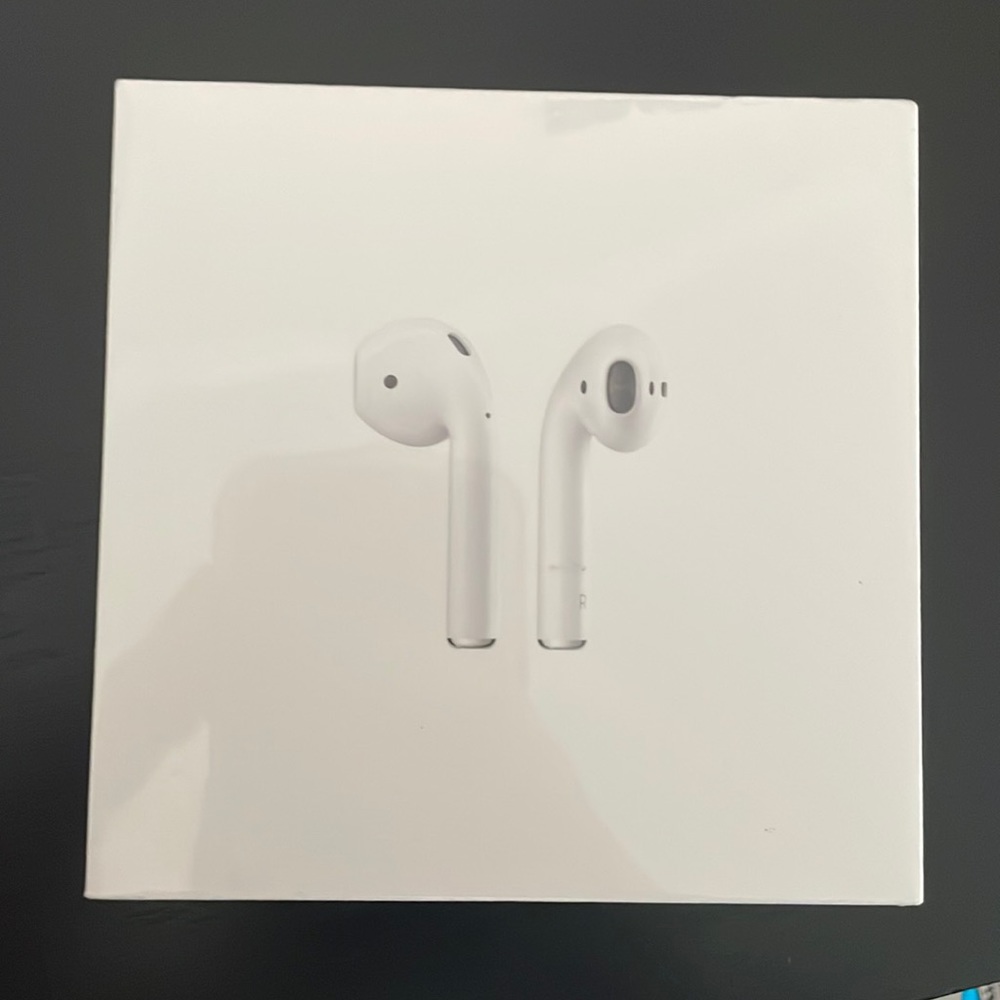 Apple second generation AirPods
